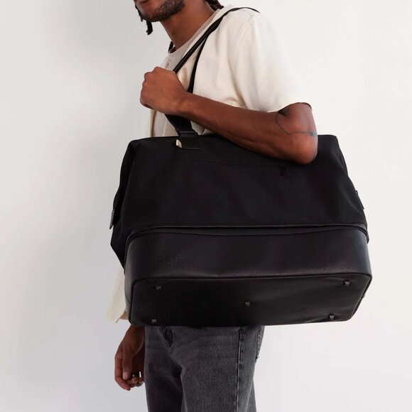 BEIS The Weekender Travel Bag in BLACK - Picture 4 of 4